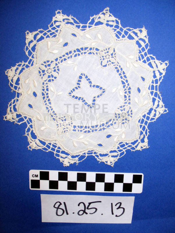 Saucer doily