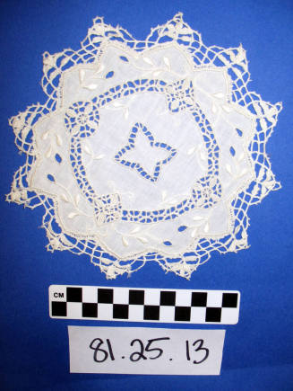 Saucer doily