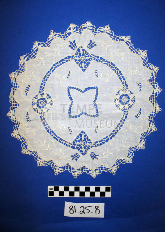 Plate doily