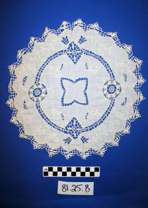 Plate doily