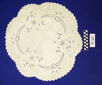 White round doily