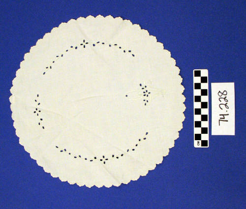 White round doily