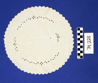 White round doily