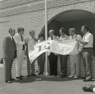 'E' for Exports-Tempe Daily News Sept 6, 1978 (2 of 2)