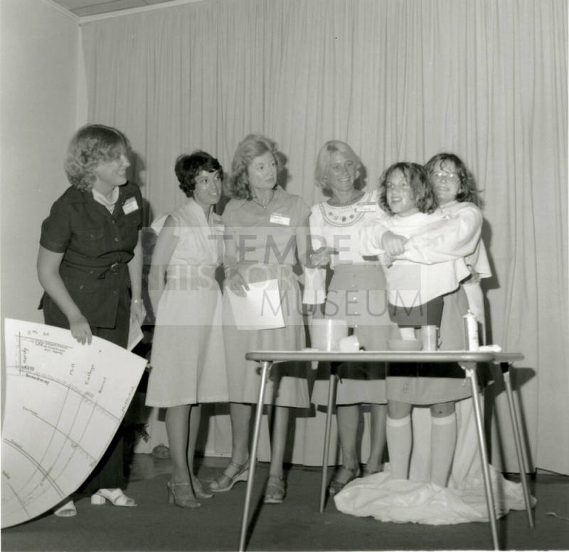 Double Take - Tempe Daily News - September 13, 1978