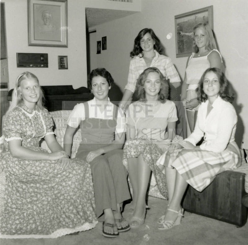 A Pretty Girl. - Tempe Daily News, October 10 1978