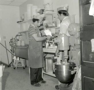 Just A Spoonful Of Sugar. - Tempe Daily News, October 13 1978