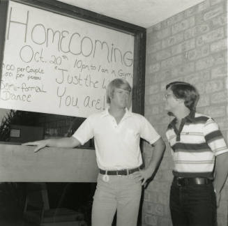 Checking Out The Details. - Tempe Daily News, October 13 1978