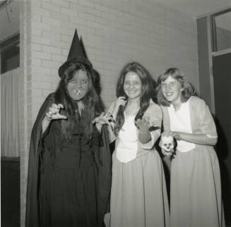 The Be-Witching Hour. - Tempe Daily News, October 12 1978