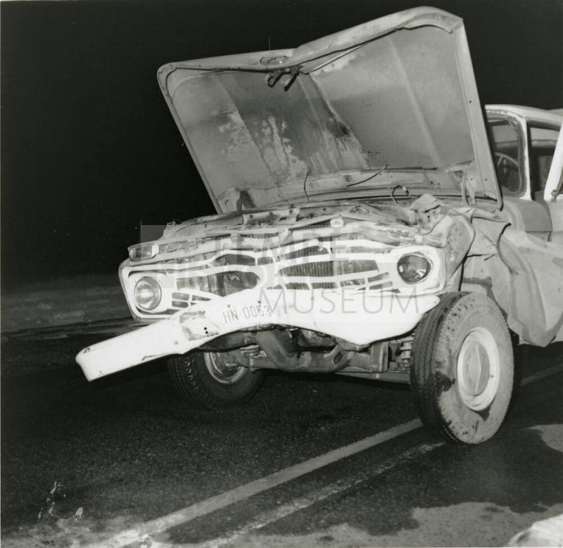 Head-On Collision Hurts Two. - Tempe Daily News, October 16 1978