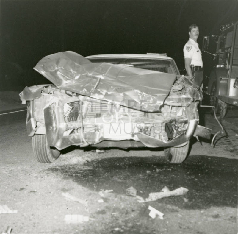 Head-On Collision Hurts Two. - Tempe Daily News, October 16 1978