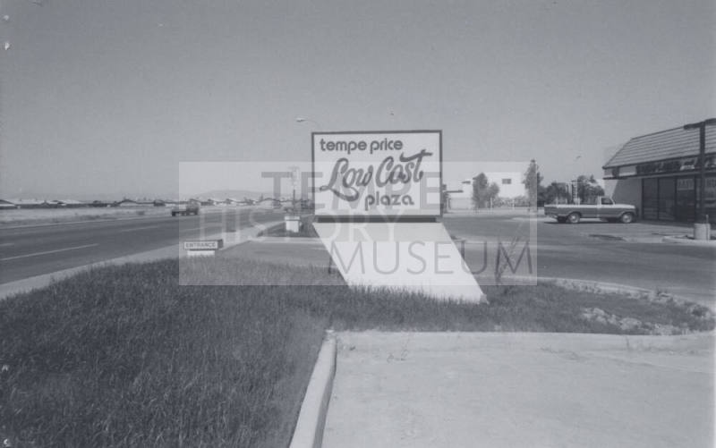 Tempe Price Low Cost Plaza - 5004-76 South Price Road, Tempe, Arizona