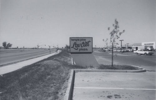 Tempe Price Low Cost Plaza - 5004-76 South Price Road, Tempe, Arizona