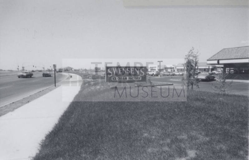 Swensen's Ice Cream Factory - 5004 South Price Road, Tempe, Arizona