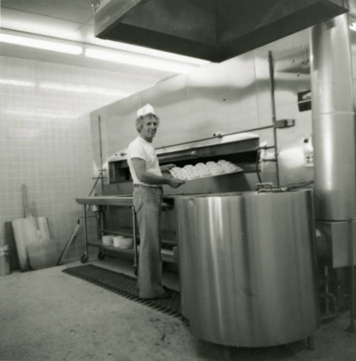 Bagels Anyone? - Tempe Daily News - October 27, 1978 - (1 of 2)
