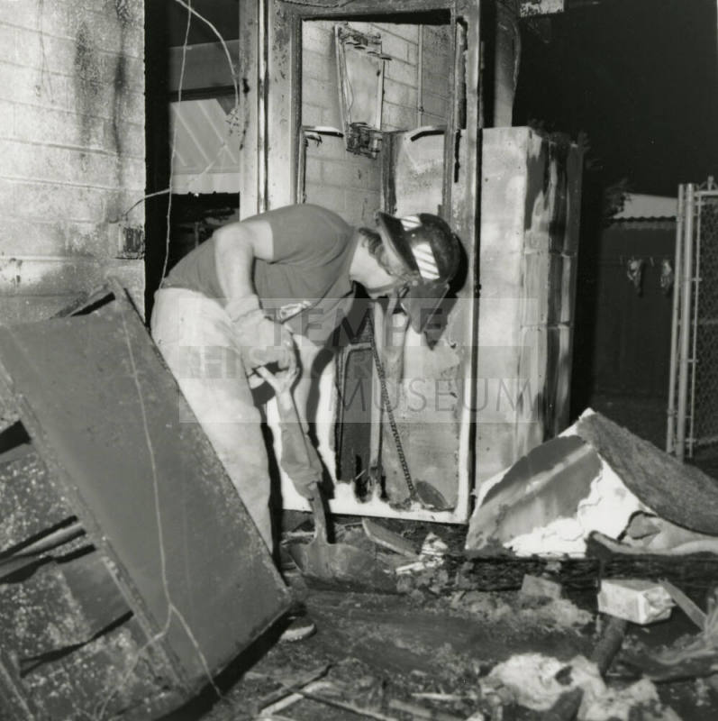 Clean-Up Detail (Fire) - Tempe Daily News - October 18, 1978 - (1 of 2)
