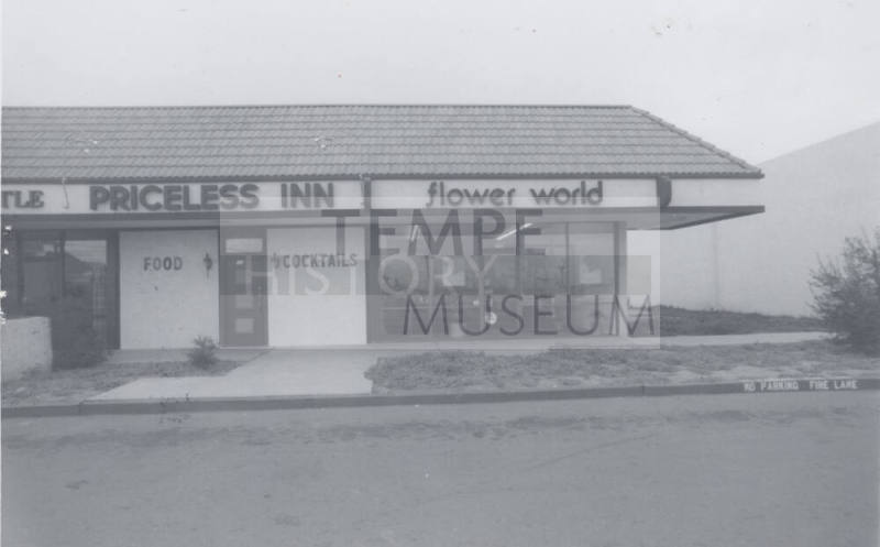 Flower World-Florist Shop - 5012 South Price Road, Tempe, Arizona
