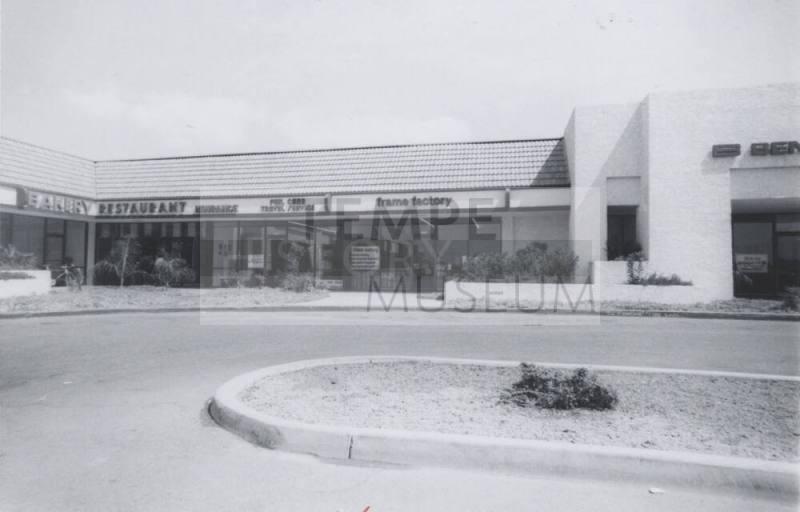Tempe Price Low Cost Plaza/Store Fronts -5020 South Price Road, Tempe, Arizona
