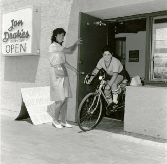 Jan Drake's Garden Cafe, Annoucement of New Menu and Delivery (1 of 2)