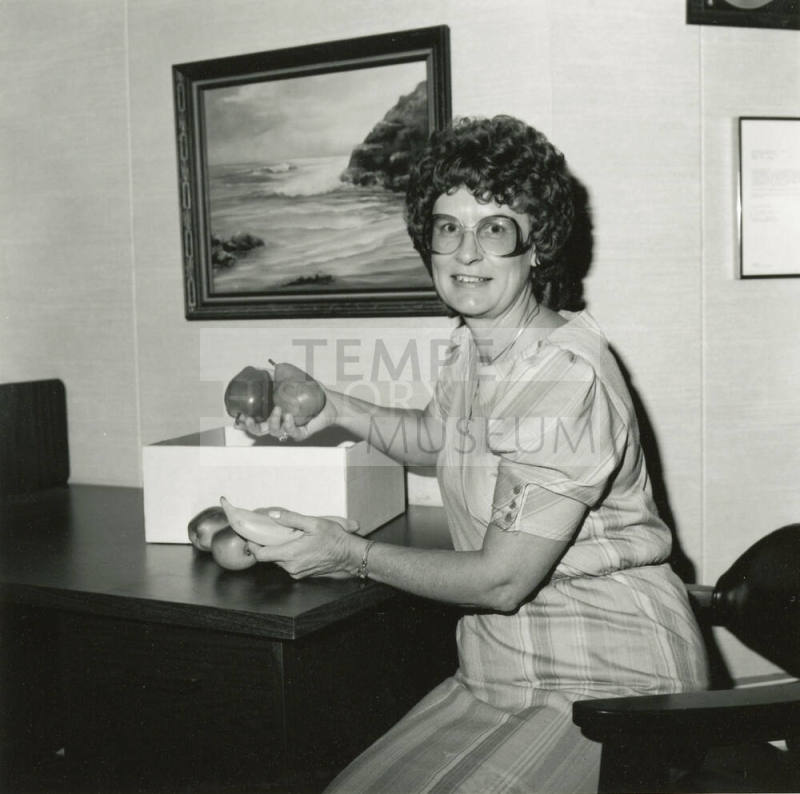 Zonta unites women around the world - Tempe Daily News - September 12, 1984
