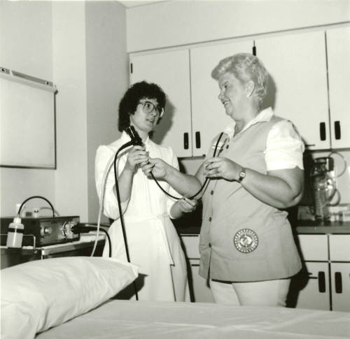 St. Luke's Auxiliary Shifts into Full Gear. - Tempe Daily News, October 3, 1984