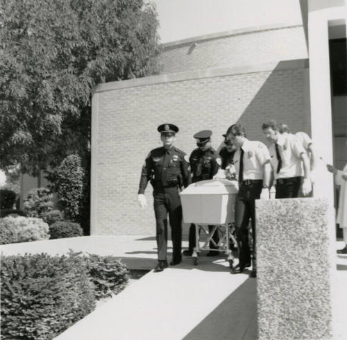 200 Tempeans honor 'the town  kook.' - Tempe Daily News, September 20 1984
