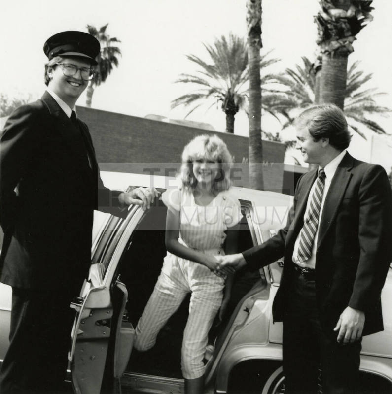 TDN honors newspaper carriers for exceptional customer service - Tempe Daily News - October 13, 1984 - (2 of 3)