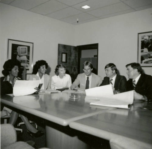 Executives take paid leaves - to work - Tempe Daily News - October 29, 1984 - (1 of 4)