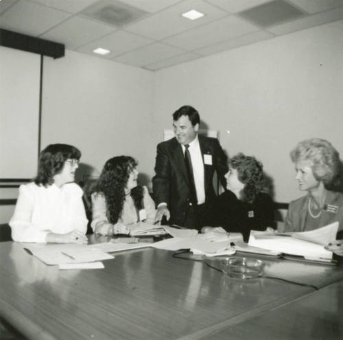 Executives take paid leaves - to work - Tempe Daily News - October 29, 1984 - (3 of 4)