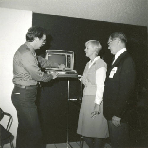 Executives take paid leaves - to work - Tempe Daily News - October 29, 1984 - (4 of 4)