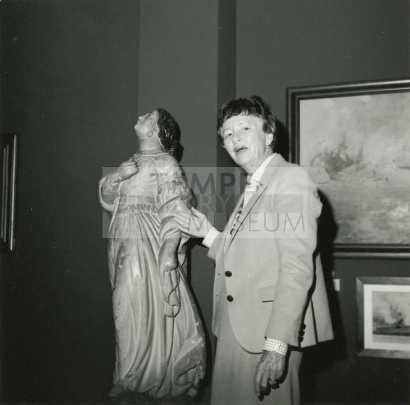 Art Collections docents learn and teach - Tempe Daily News - December 11, 1984