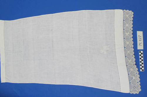 Bureau Scarf
