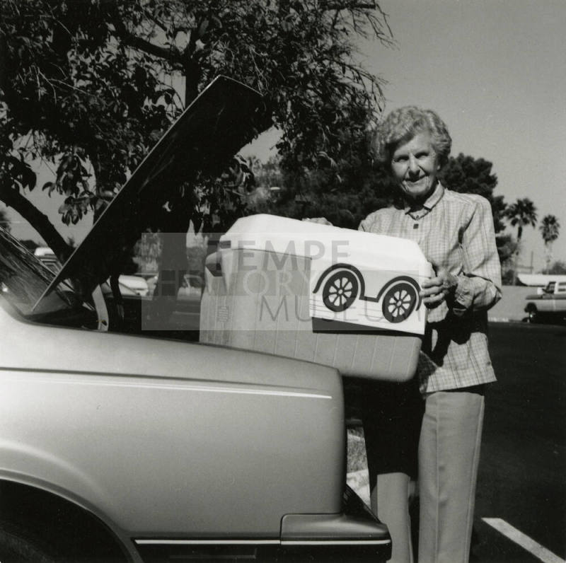 Volunteer serves the younger elderly - Tempe Daily News - November 16, 1984