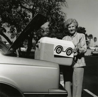 Volunteer serves the younger elderly - Tempe Daily News - November 16, 1984