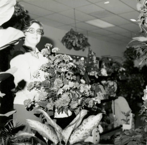 Grand re-opening. - Tempe Daily News, December 3 1984