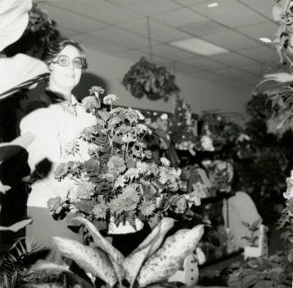 Grand re-opening. - Tempe Daily News, December 3 1984