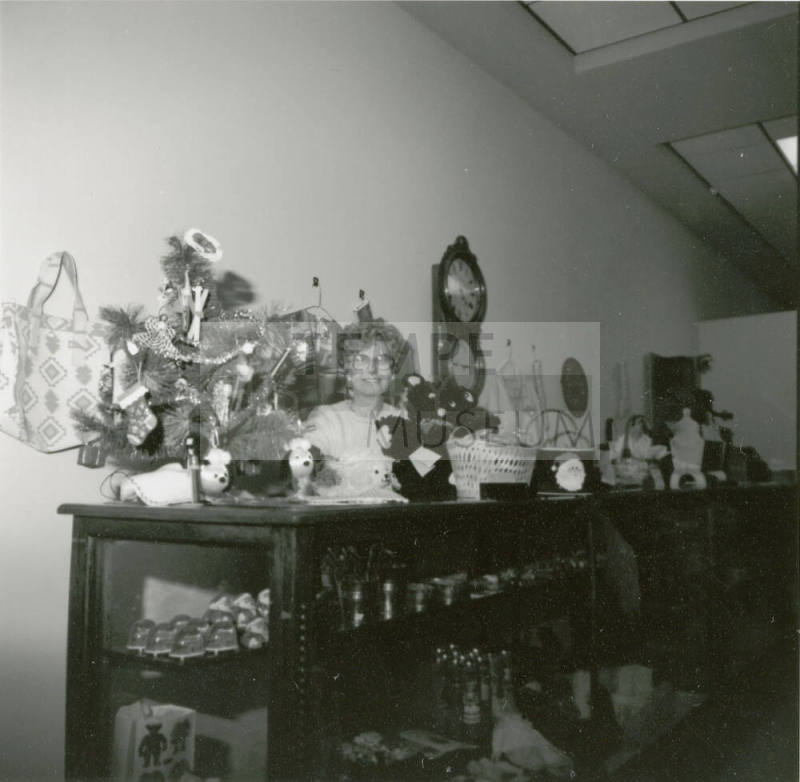 Museum offers a little holiday nostalgia. - Tempe Daily News, December 20 1984