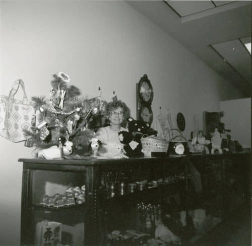 Museum offers a little holiday nostalgia. - Tempe Daily News, December 20 1984