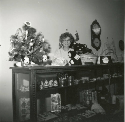Museum offers a little holiday nostalgia. - Tempe Daily News, December 20 1984