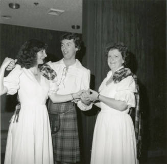 Scotland native re-finds her heritage, Tempe Daily News, January 31, 1985