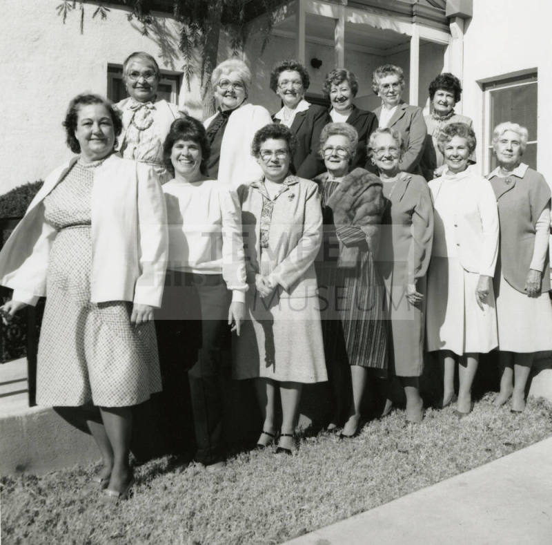 Group of 13 unidentified women (Tempe Women's Club?)
