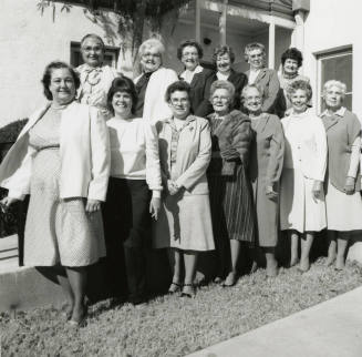 Group of 13 unidentified women (Tempe Women's Club?)