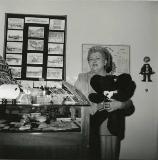Force Training Makes Good Museum Docent - from Tempe Daily News, March 21, 1985