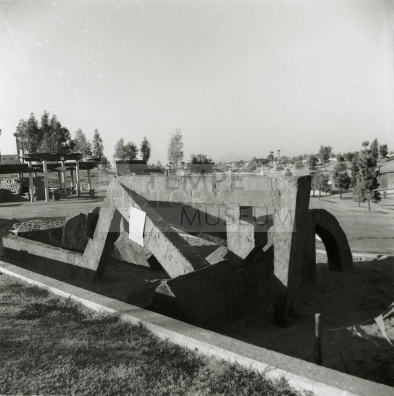 Sculptured Fun - Tempe Daily News, March 20, 1985