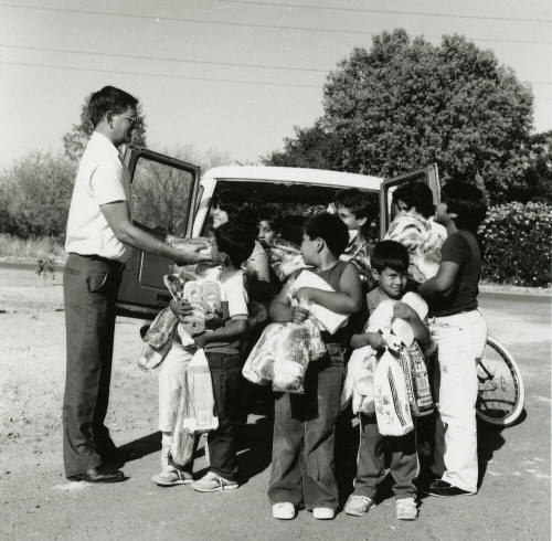 "Great giveaway master aids needy" - Tempe Daily News - May 4, 1985 - (1 of 2)