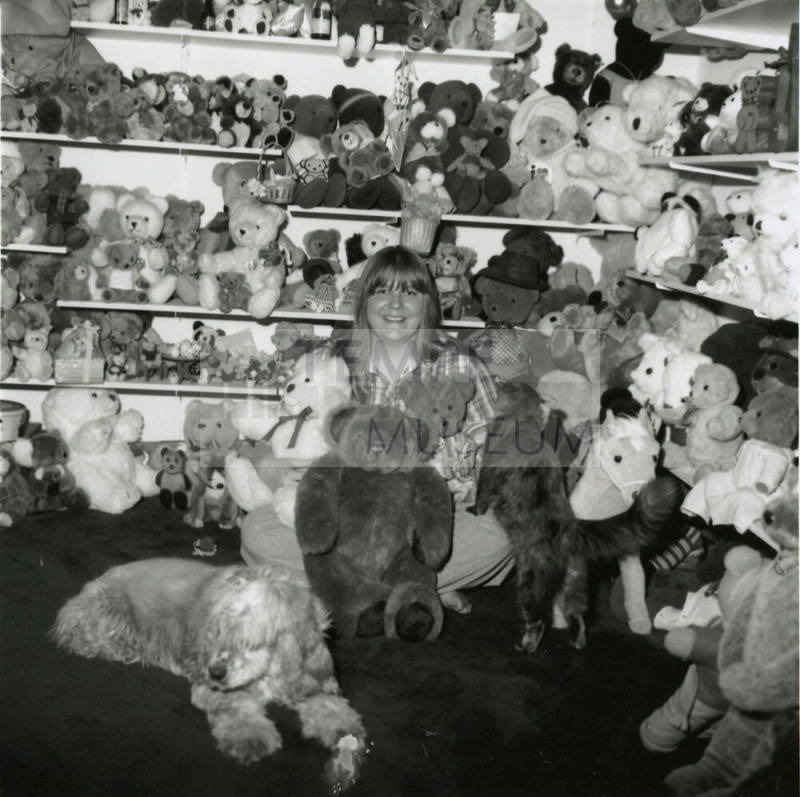 Teddy Bear picnic. - Tempe Daily News, July 9 1985