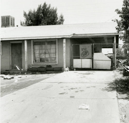 Unidentified Urban Blight - Residential Housing - (4 of 8)