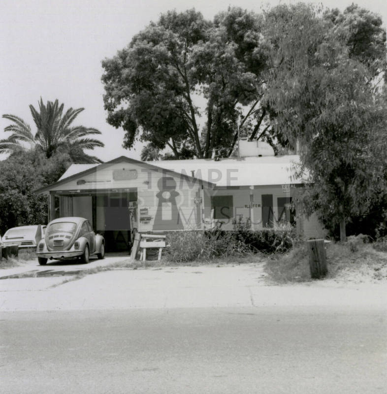 Unidentified Urban Blight - Residential Housing - (6 of 8)