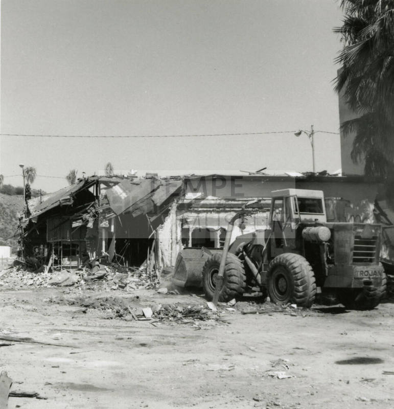 Unidentified House under Demolition?