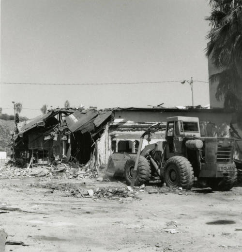 Unidentified House under Demolition?